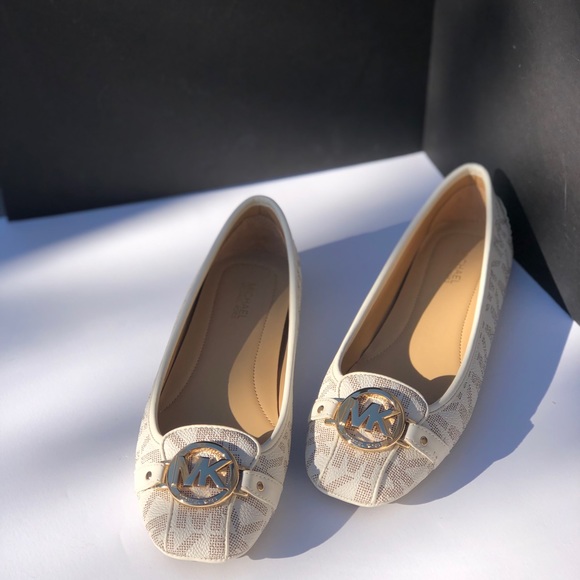 HOSTPICK 🎉Michael Kors Flat Shoes - Picture 7 of 8